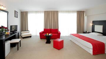 Фото номера Семейный номер с балконом Отель Calypso Hotel - All Incluisve г. Солнечный Берег 4
