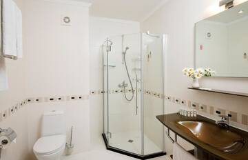 Фото номера Двухместный номер с 1 кроватью и балконом Отель Calypso Hotel - All Incluisve г. Солнечный Берег 4