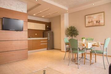 Фото номера Апартаменты Делюкс с 2 спальнями Апарт-отели Elite Apartments г. Солнечный Берег 2