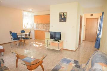 Фото номера Апартаменты с 2 спальнями и балконом Апарт-отели Elite Apartments г. Солнечный Берег 9