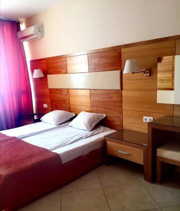 Фото номера Апартаменты с видом на море Отель Briz Beach apartments - section B г. Солнечный Берег 8