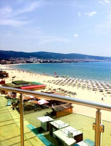 Фото номера Апартаменты с видом на море Отель Briz Beach apartments - section B г. Солнечный Берег 3