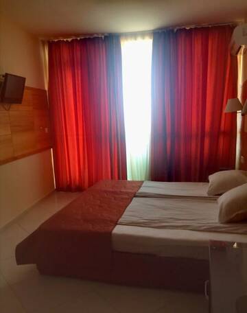 Фото номера Апартаменты с видом на море Отель Briz Beach apartments - section B г. Солнечный Берег 9