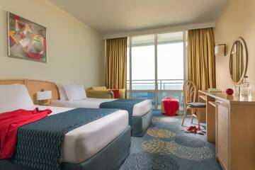 Фото номера Семейный люкс (для 2 взрослых и 2 детей) Отель Hotel Globus г. Солнечный Берег 5
