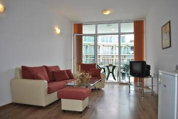Фото номера Апартаменты с 1 спальней и видом на бассейн Апарт-отели Julia Family Apartments г. Солнечный Берег 3