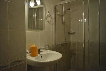 Фото номера Апартаменты с 1 спальней и видом на бассейн Апарт-отели Julia Family Apartments г. Солнечный Берег 11
