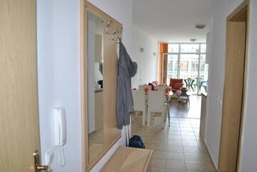 Фото номера Апартаменты с 1 спальней и видом на бассейн Апарт-отели Julia Family Apartments г. Солнечный Берег 12