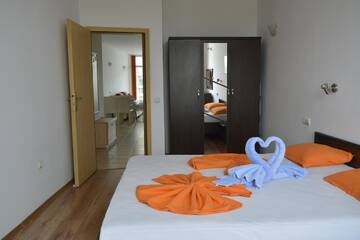 Фото номера Апартаменты с 1 спальней и видом на бассейн Апарт-отели Julia Family Apartments г. Солнечный Берег 4