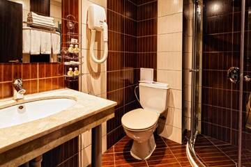 Фото номера Полулюкс (для 2 взрослых и 2 детей) Отель Hotel Forum г. Солнечный Берег 2