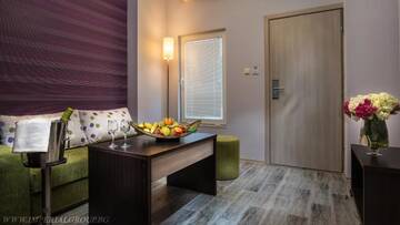 Фото номера Семейный люкс с 2 спальнями (для 4 взрослых) Курортные отели HI Hotels Imperial Resort г. Солнечный Берег 4