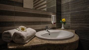 Фото номера Семейный люкс с 2 спальнями (для 4 взрослых) Курортные отели HI Hotels Imperial Resort г. Солнечный Берег 5