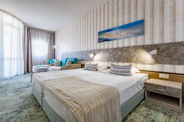 Фото номера Полулюкс (для 2 взрослых и 2 детей) Курортные отели HI Hotels Imperial Resort г. Солнечный Берег 5