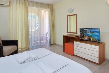 Фото номера Номер-студио (для 3 взрослых) Апарт-отели Pollo Resort г. Солнечный Берег 15