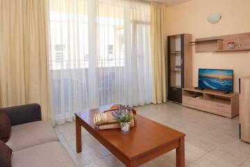 Фото номера Апартаменты с 2 спальнями Апарт-отели Pollo Resort г. Солнечный Берег 4