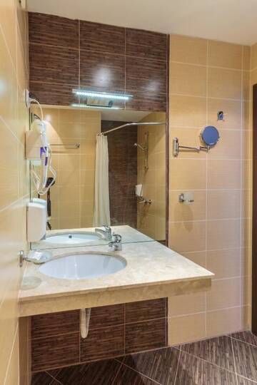 Фото номера Апартаменты с 3 спальнями Апарт-отели Tarsis Club - All Inclusive г. Солнечный Берег 4