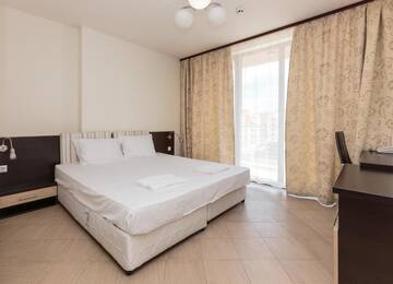 Фото номера Апартаменты с 3 спальнями Апарт-отели Tarsis Club - All Inclusive г. Солнечный Берег 6