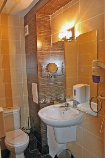 Фото номера Апартаменты с 3 спальнями Апарт-отели Tarsis Club - All Inclusive г. Солнечный Берег 13