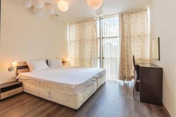 Фото номера Апартаменты с 3 спальнями Апарт-отели Tarsis Club - All Inclusive г. Солнечный Берег 10