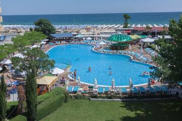 Фото номера Семейный номер с прямым видом на море (для 4 взрослых) Отель Hotel Slavyanski г. Солнечный Берег 6