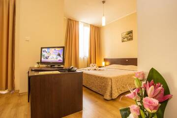 Фото номера Люкс с бесплатным доступом в аквапарк Отель Hotel Laguna Park &amp; Aqua Club - All Inclusive г. Солнечный Берег 3