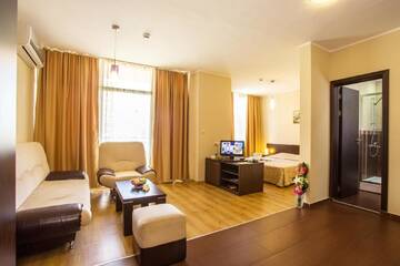 Фото номера Люкс с бесплатным доступом в аквапарк Отель Hotel Laguna Park &amp; Aqua Club - All Inclusive г. Солнечный Берег 4