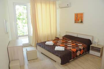 Фото номера Апартаменты в пентхаусе Апарт-отели Yassen Holiday Village г. Солнечный Берег 6