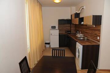 Фото номера Апартаменты с 2 спальнями Апарт-отели Yassen Holiday Village г. Солнечный Берег 4
