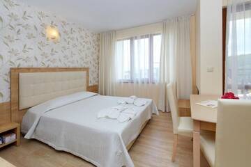 Фото номера Номер-студио Отель Relax Holiday Complex &amp; Spa г. Солнечный Берег 9