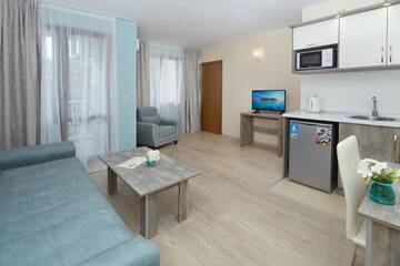 Фото номера Апартаменты с 2 спальнями Отель Relax Holiday Complex &amp; Spa г. Солнечный Берег 4