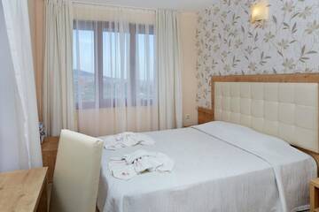 Фото номера Апартаменты с 1 спальней (для 4 взрослых) Отель Relax Holiday Complex &amp; Spa г. Солнечный Берег 3