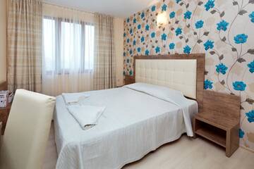 Фото номера Апартаменты с 1 спальней (для 4 взрослых) Отель Relax Holiday Complex &amp; Spa г. Солнечный Берег 6