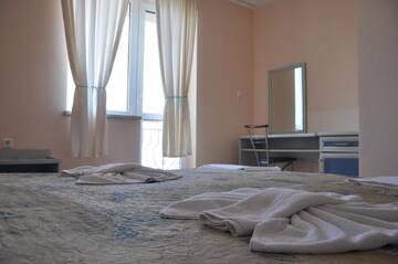 Фото номера Апартаменты с 1 спальней Отель Hotel BelleVille г. Солнечный Берег 3