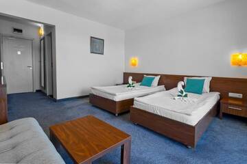 Фото номера Двухместный номер с 1 кроватью или 2 отдельными кроватями Отель Hotel Glarus Beach г. Солнечный Берег 13