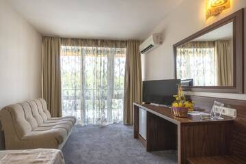 Фото номера Классический одноместный номер Отель Hotel Glarus Beach г. Солнечный Берег 3