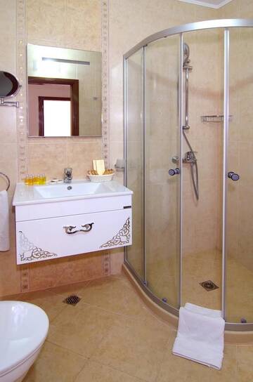 Фото номера Семейный номер (для 2 взрослых и 2 детей) Отель Hotel &amp; SPA Diamant Residence - Все включено г. Солнечный Берег 2