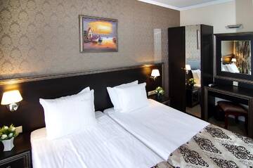 Фото номера Семейный номер (для 2 взрослых и 2 детей) Отель Hotel &amp; SPA Diamant Residence - Все включено г. Солнечный Берег 4