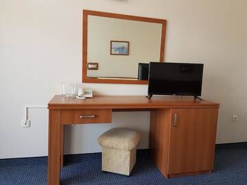 Фото номера Трехместный номер с балконом Отель Hotel Liani - All Inclusive г. Солнечный Берег 7