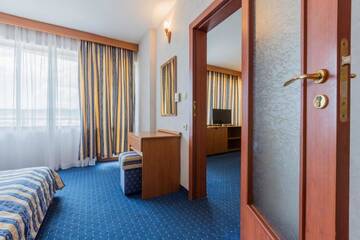 Фото номера Полулюкс Отель Hotel Kuban г. Солнечный Берег 3