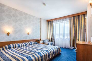 Фото номера Полулюкс (для 2 взрослых и 2 детей) Отель Hotel Kuban г. Солнечный Берег 3