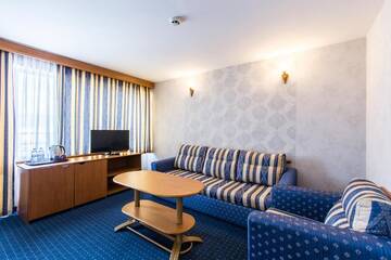 Фото номера Полулюкс (для 2 взрослых и 2 детей) Отель Hotel Kuban г. Солнечный Берег 5