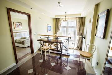 Фото номера Апартаменты Делюкс - Прямой выход на пляж Виллы Helena VIP Villas and Suites - Half Board г. Солнечный Берег 5