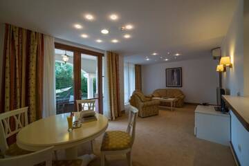 Фото номера Вилла с 2 спальнями Виллы Helena VIP Villas and Suites - Half Board г. Солнечный Берег 8
