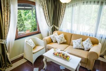 Фото номера Просторные апартаменты Делюкс - Прямой выход на пляж Виллы Helena VIP Villas and Suites - Half Board г. Солнечный Берег 8