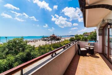 Фото номера Вилла с 2 спальнями Виллы Helena VIP Villas and Suites - Half Board г. Солнечный Берег 9