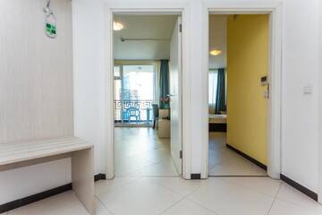 Фото номера Люкс с 1 спальней и балконом (для 2 взрослых + 2 детей) Отель Blue Pearl Hotel - Ultra All - Inclusive г. Солнечный Берег 3