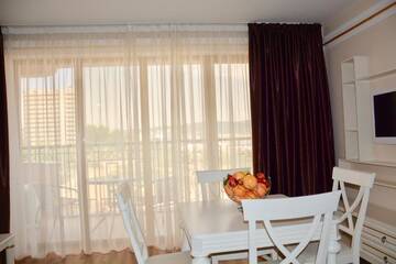 Фото номера Номер-студио Делюкс с видом на море Апарт-отели Golden Rainbow Beach Aparthotel г. Солнечный Берег 11