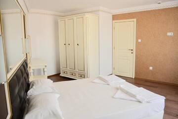 Фото номера Апартаменты Делюкс с 1 спальней и видом на парк Апарт-отели Golden Rainbow Beach Aparthotel г. Солнечный Берег 5