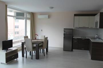 Фото номера Семейный номер-студио с балконом Апарт-отели Rose Garden Omax Hotel Apartments г. Солнечный Берег 15