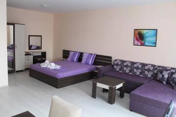 Фото номера Семейный номер-студио с балконом Апарт-отели Rose Garden Omax Hotel Apartments г. Солнечный Берег 10