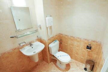 Фото номера Трехместный номер с балконом Отель Hotel Veris г. Солнечный Берег 6